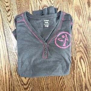 Zumba Long Sleeve Pullover Top.  Size Small.  
Excellent condition!